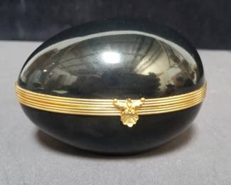 Lot # : 495 - Limoges porcelain egg trinket box