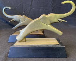 Lot # : 317z - Pair of vintage brass elephants bookends