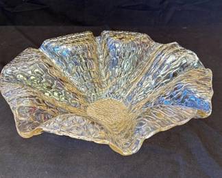 Lot # : 205z - Vintage hand blown art glass centerpiece bowl