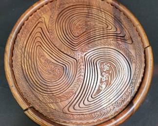 Lot # : 540 - Hand carved wood collapsible basket/trivet