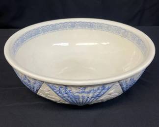 Lot # : 479v - Large antique Asian Wedgwood bowl