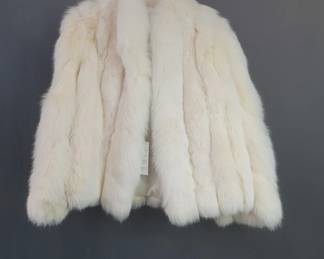 Lot # : 656 - Fur jacket