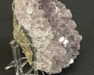 Lot # : 600v - Amethyst quartz specimen