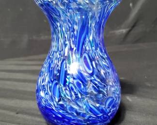 Lot # : 744 - Hand blown art glass vase