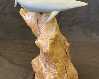 Lot # : 313z - Vintage John Perry shark sculpture on burl wood