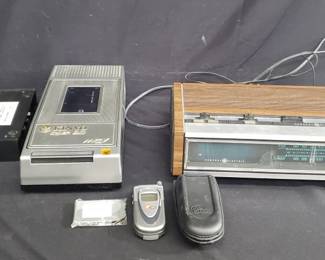 Lot # : 434 - Group of Vintage electronics