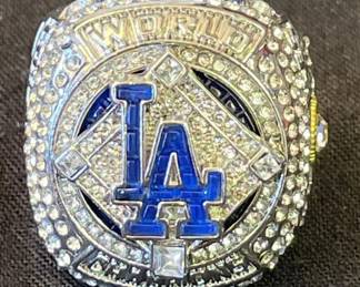 Lot # : 304z - Los Angeles Dodgers 2020 World Series ring