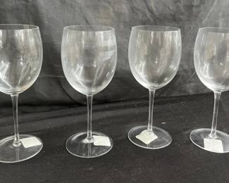 Lot # : 480 - Williams Sanoma wine glasses set of 4