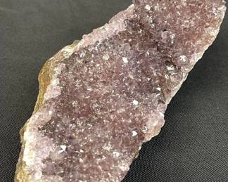 Lot # : 467v - Amethyst quartz specimen