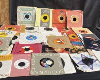 Lot # : 488 - Box of 45RPM record