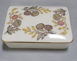 Lot # : 15 - Wedgwood trinket box