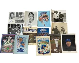 Lot # : 323z - Large lot of Dodgers autographed 8 x 10 photos,