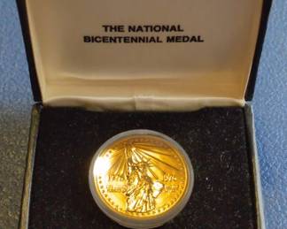 Lot # : 442a - 1976 National Bicentennial Medal coin.