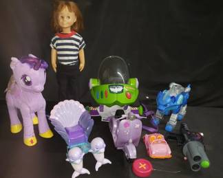 Lot # : 477 - Children's collectible box of Disney, MGA, and others Consisting of Disney