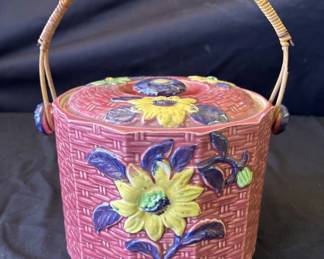Lot # : 526 - Vintage Japanese ceramic cookie jar