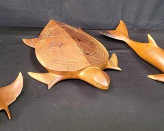 Lot # : 549 - Group of hand carved wood animal sculptures