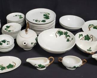 Lot # : 439 - 64 pcs Metlox poppytrail pottery dinnerware
