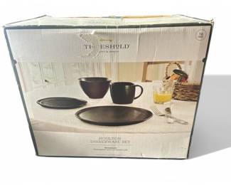 Lot # : 369a - 16pc Houlton matte black stoneware dinnerware