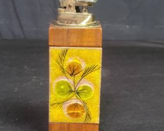 Lot # : 723 - Mid century wood and enamel lighter