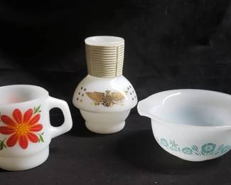 Lot # : 423 - Anchor Hocking and Glasbake milk glass