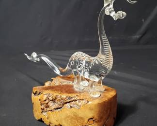 Lot # : 738 - Hand blown baby glass dragon sculpture on a burl