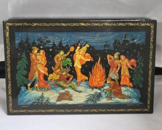 Lot # : 97 - Signed Russian hand painted lacquered box