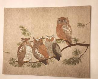 Lot # : 300d - Vintage printed owls tapestry