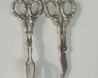 Lot # : 58 - Sterling silver handle grape shears, pastry tongs