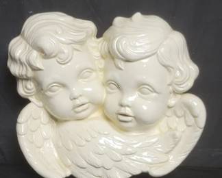 Lot # : 615 - Ceramic cherub wall decoration