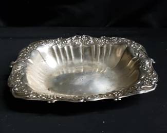 Lot # : 298 - Sterling silver dish. 122 g