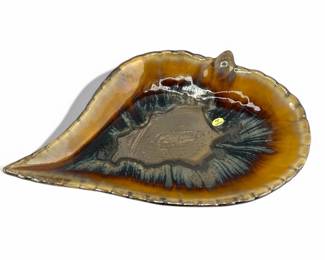 Lot # : 336a - Vintage ceramic drip glaze leaf ashtray trinket