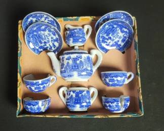 Lot # : 731 - Vintage Japanese porcelain miniature tea set