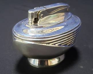 Lot # : 176 - Mid-century modern Ronson Lotus table lighter