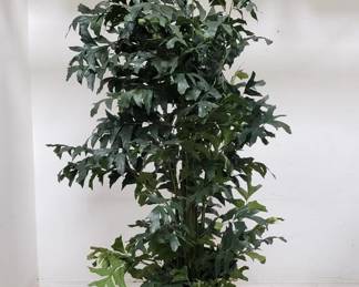 Lot # : 700 - Faux fishtail palm tree