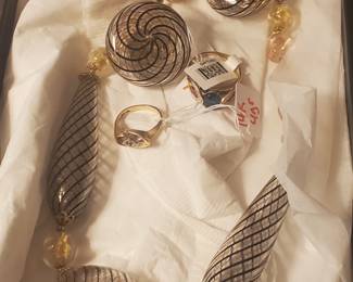 Italian glass necklace Gold rings