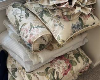 Bedding, linens