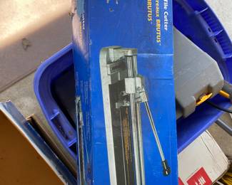 Tile cutter