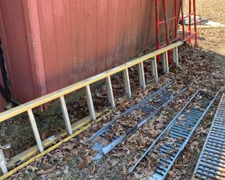 Extension ladders and ramps