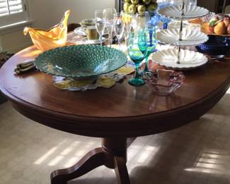 Oak oval table with 6 chairs & 2 leaves $450.