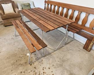 Completely foldable picnic table $99