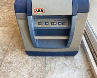 Car refrigerator/freezer