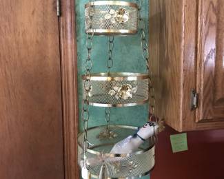 Hanging vegetable display