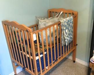 Baby crib complete