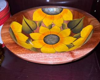 Large Rios Wood Sunflower Fruit Bowl