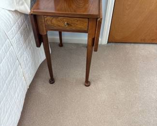 Antique Federal Small Drop Leaf Pembroke Side Table