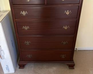 Drexel Furniture Vintage Solid Mahogany Georgian Chest of Drawers