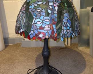 Large Tiffany Wisteria Table Lamp