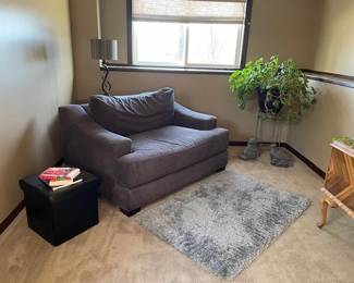 Loveseat Single Basement