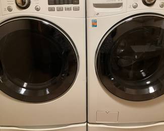 LG washer and dryer full capacity newer style 
