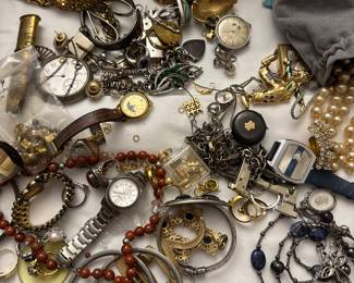 Pocket watches vintage purses 